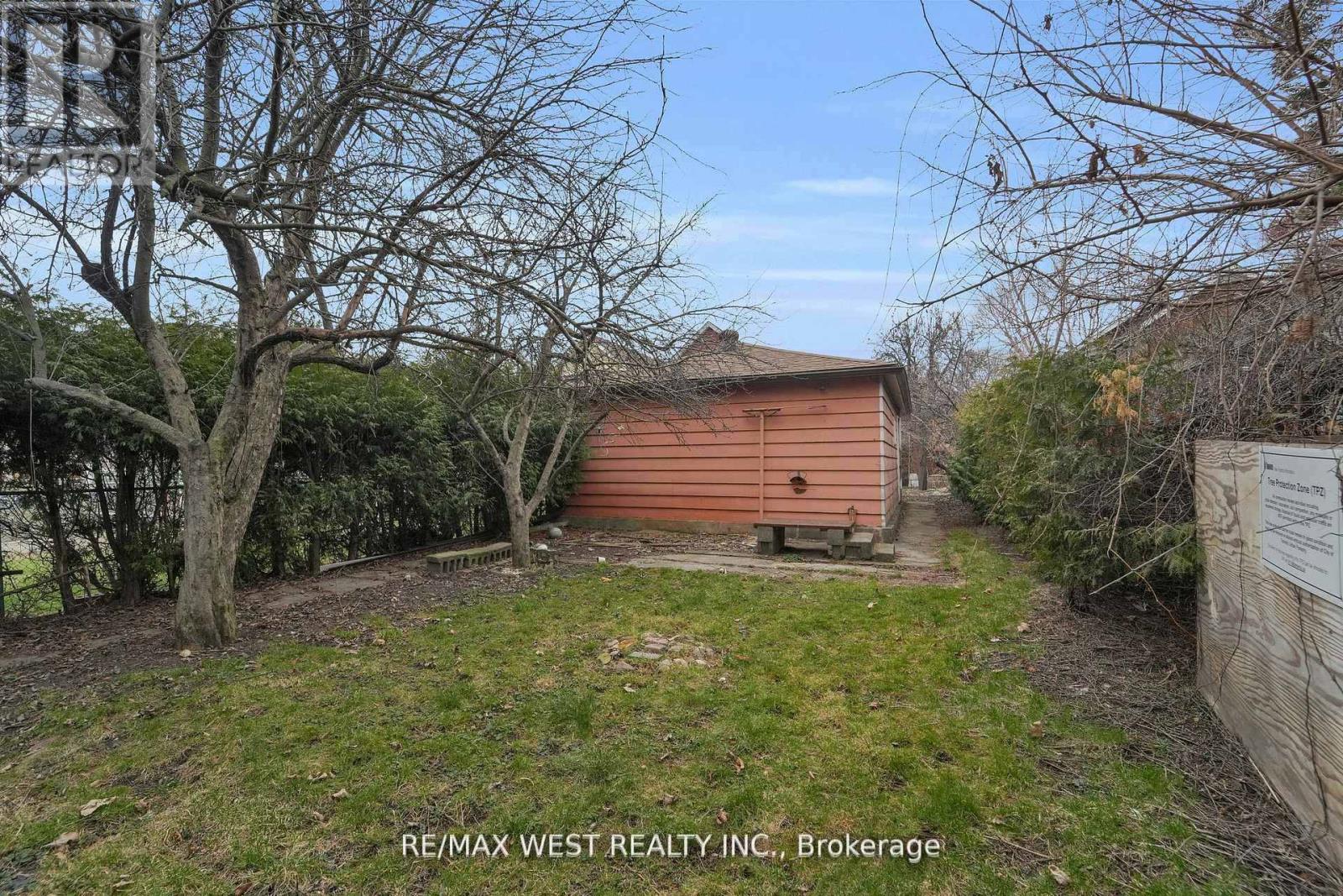 661 BERESFORD AVENUE - 17