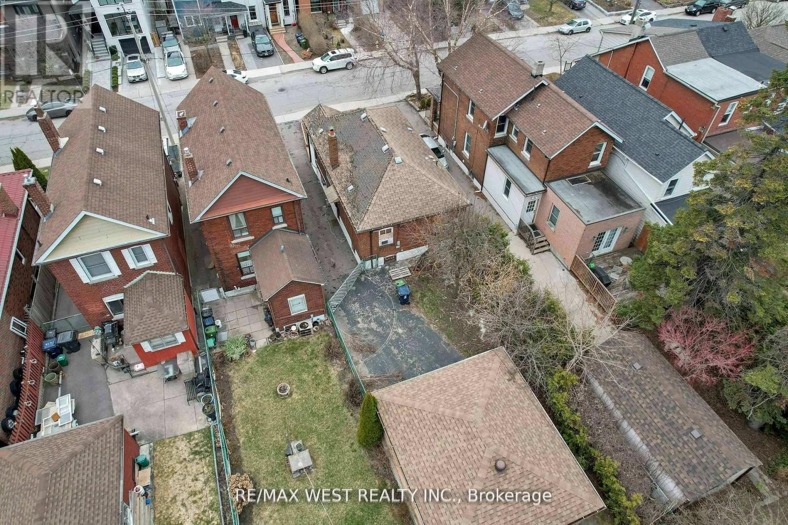 661 BERESFORD AVENUE - 23