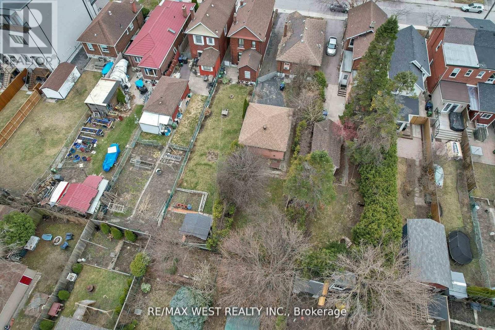 661 BERESFORD AVENUE - 25