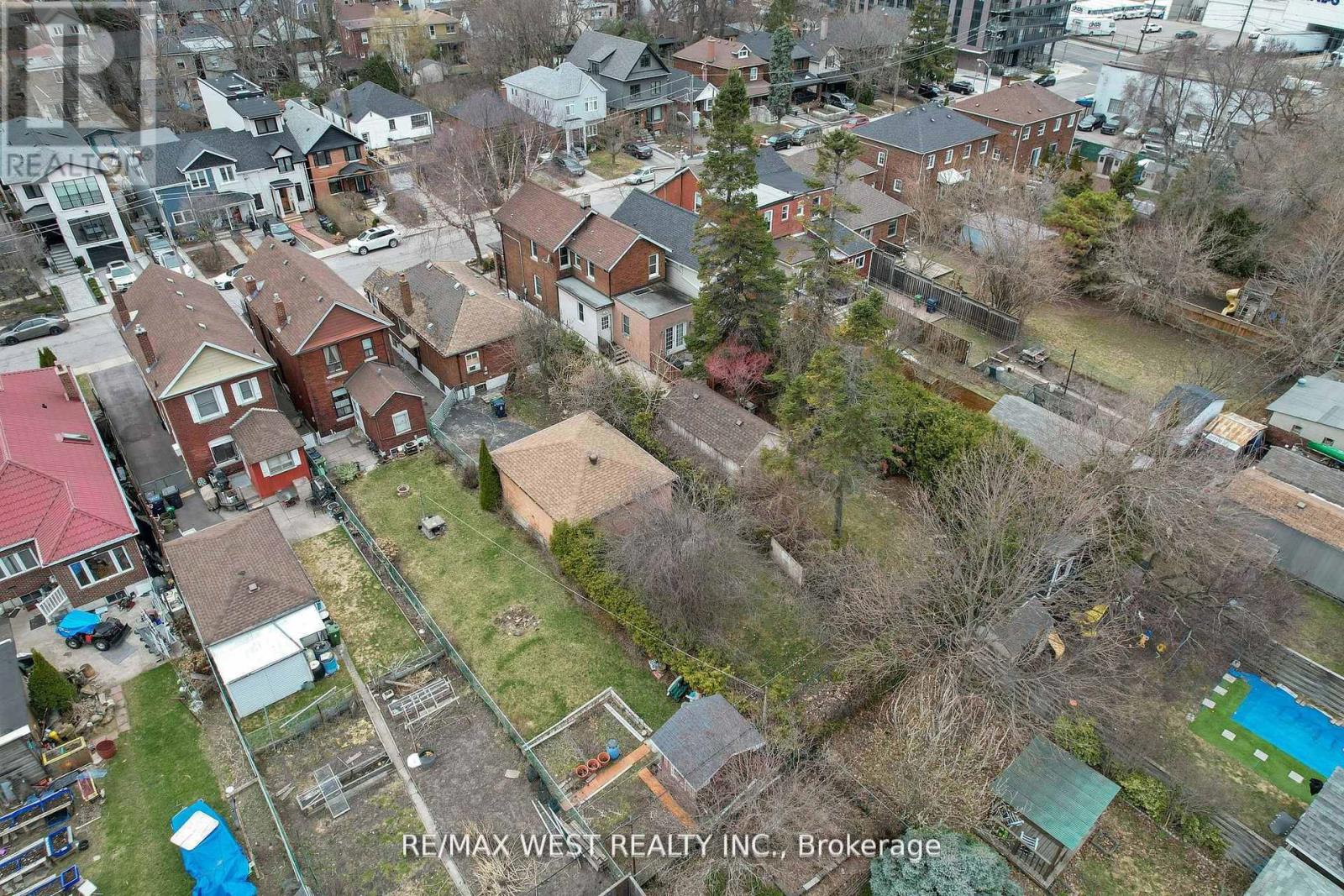 661 BERESFORD AVENUE - 28