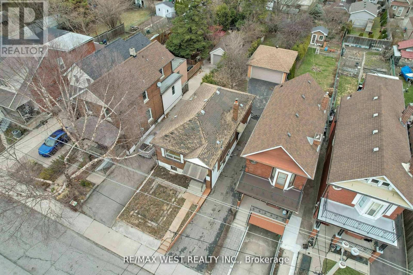 661 BERESFORD AVENUE - 32