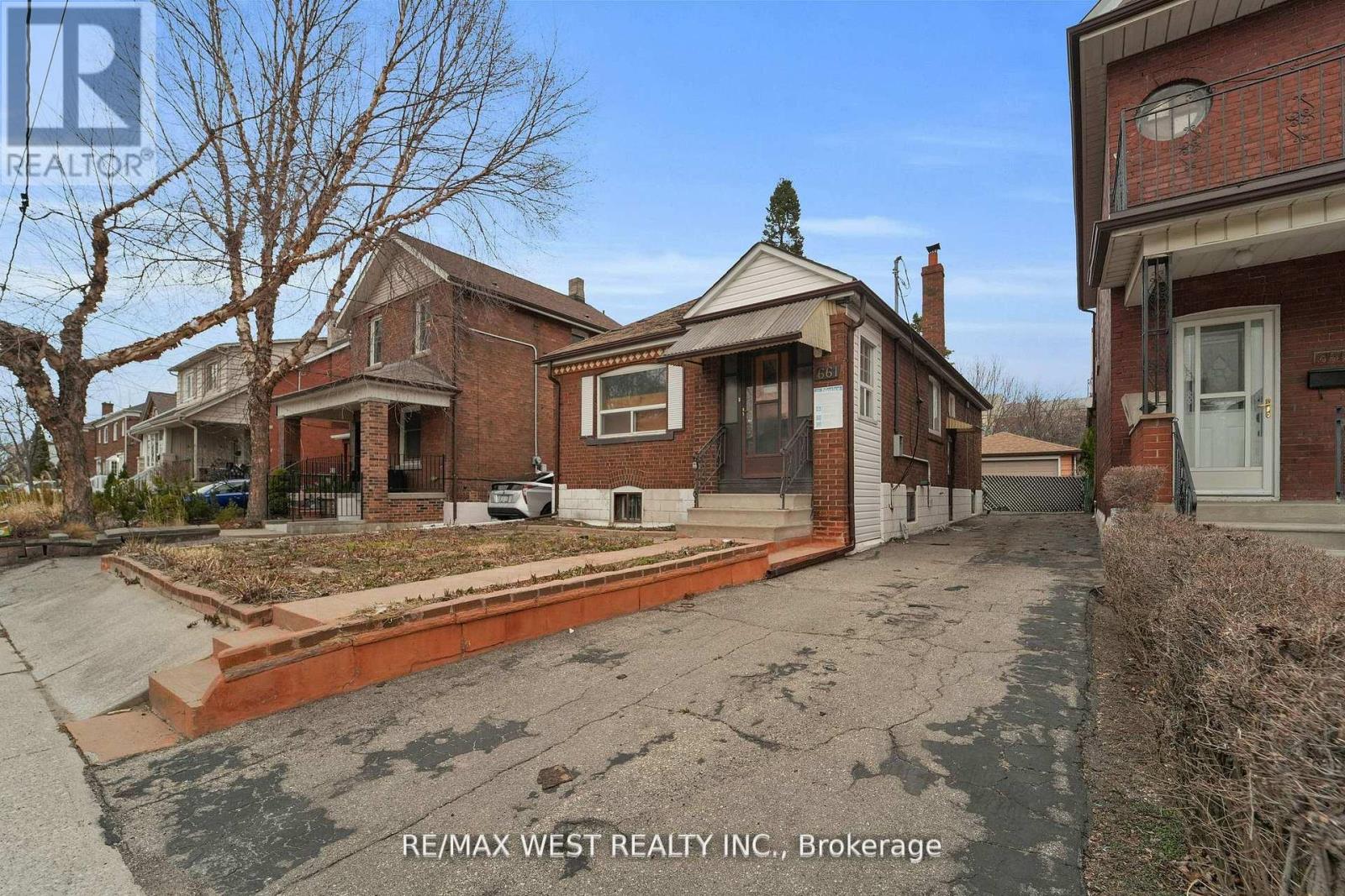 661 BERESFORD AVENUE - 5