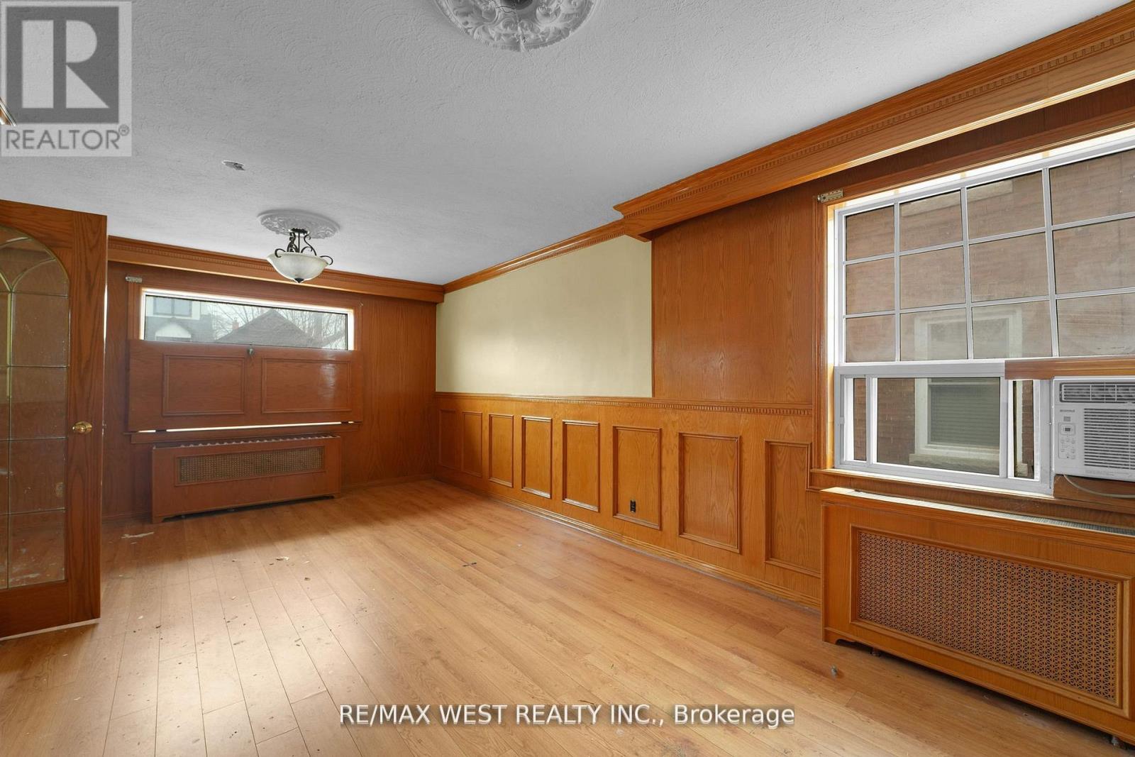 661 BERESFORD AVENUE - 9