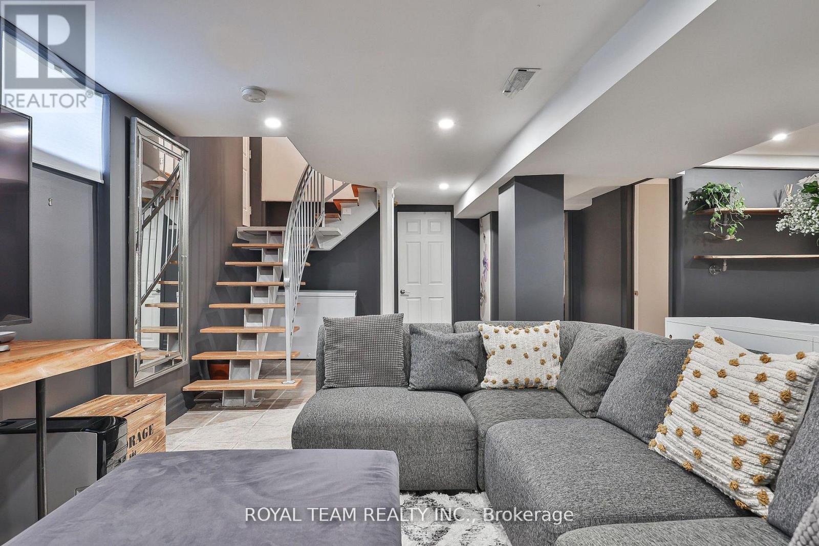 91 SOUTH KINGSWAY WAY - 35