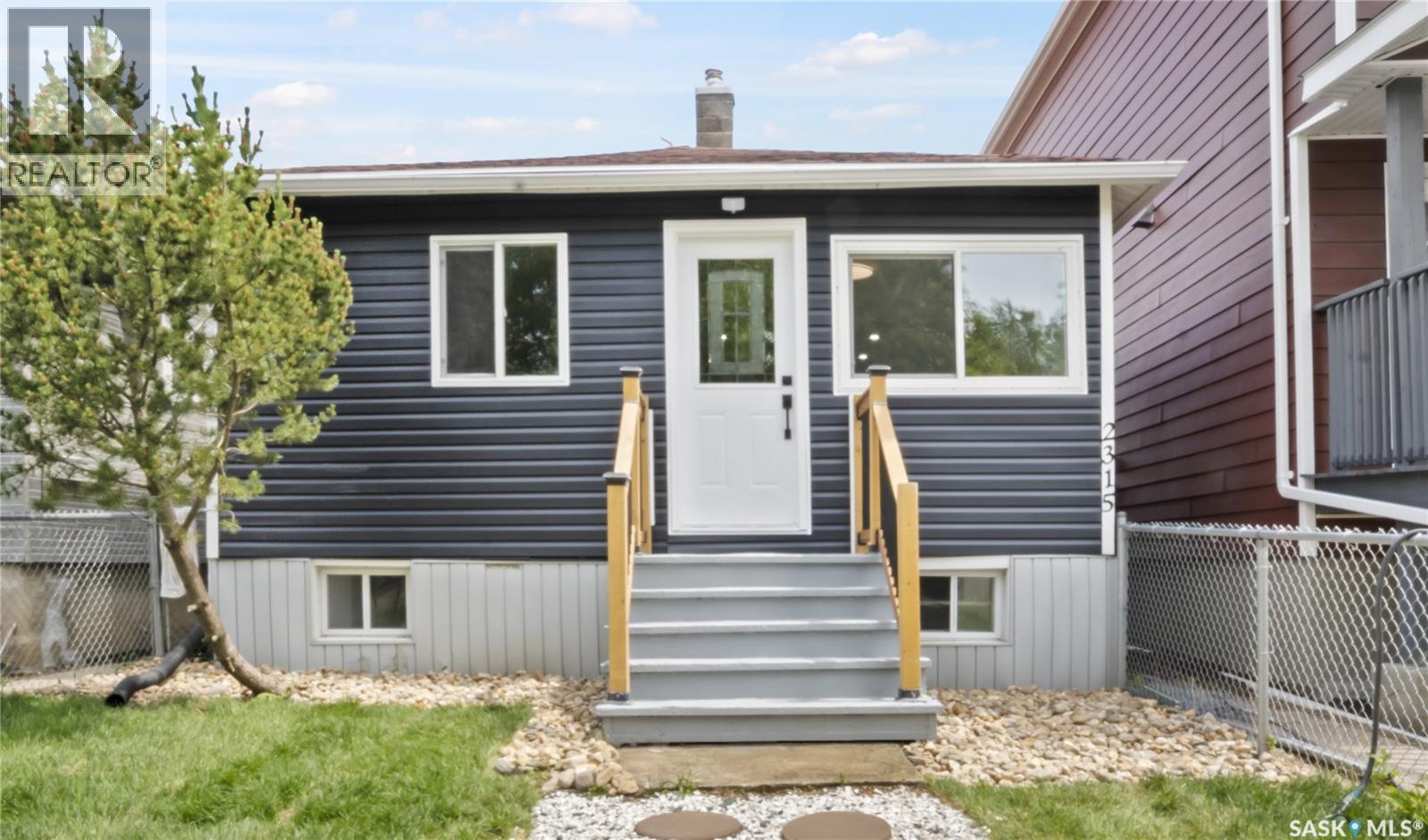 2315 Francis STREET - 1