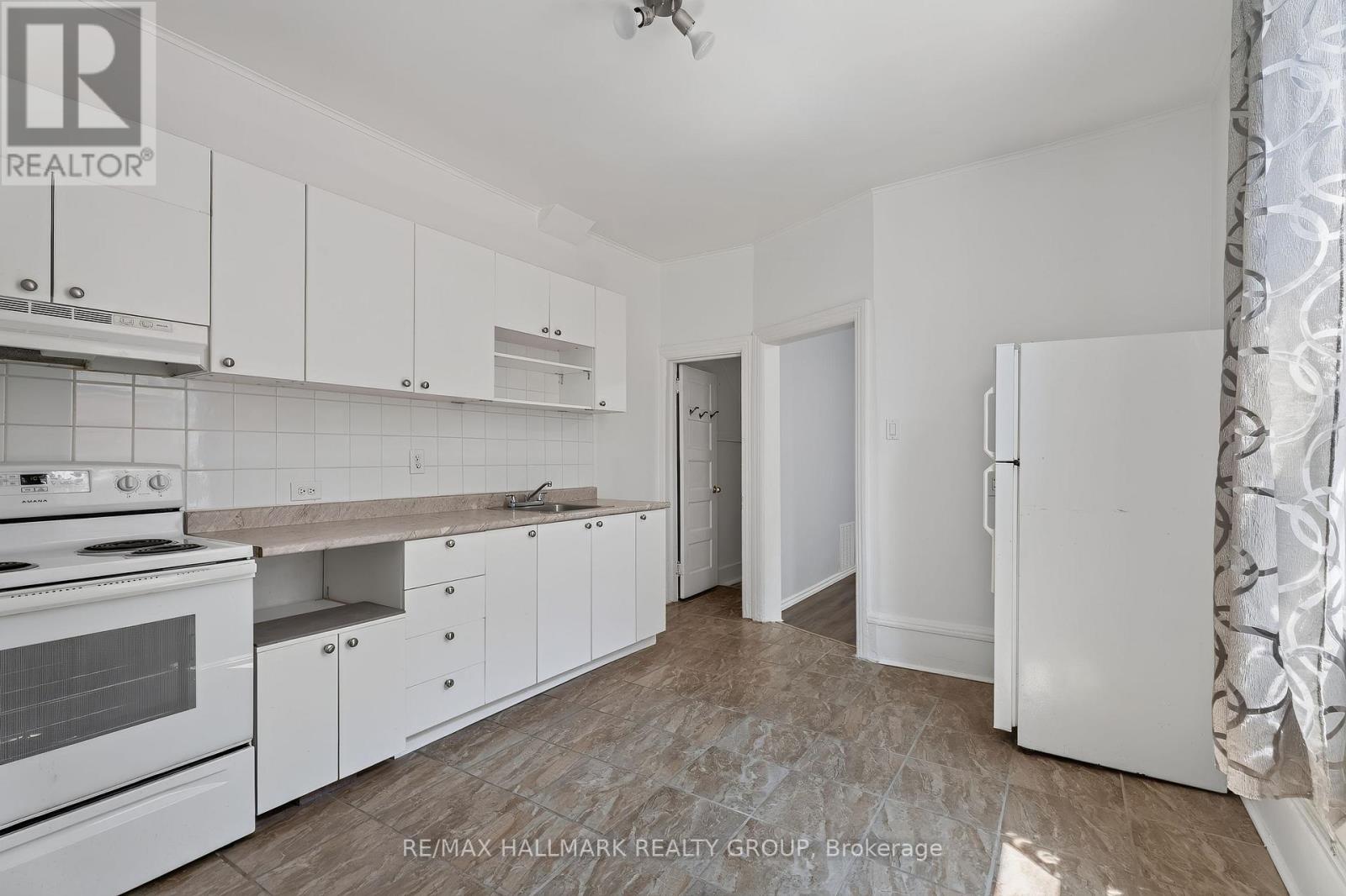Four Bedroom for Rent in Ottawa – 174 ARTHUR STREET, Ottawa – By Peter Sagos - Image 13