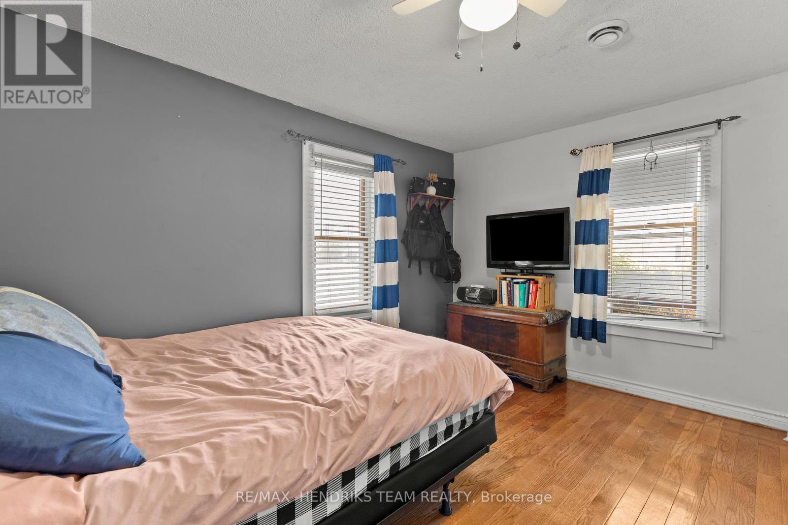 318 AQUEDUCT STREET - 10