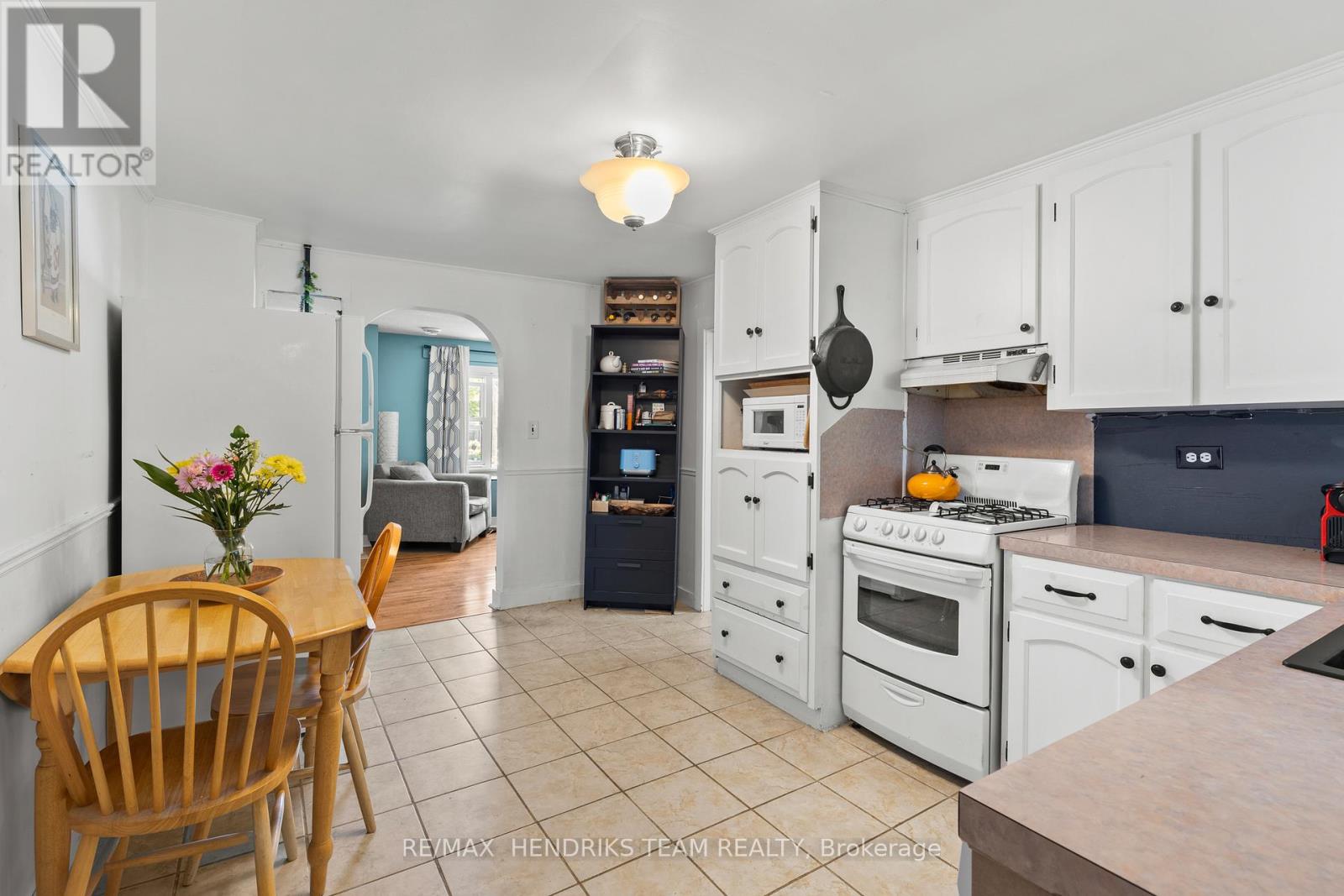 318 AQUEDUCT STREET - 8