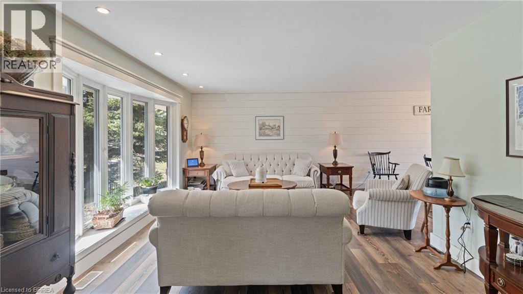 761 LYNDEN Road - 4