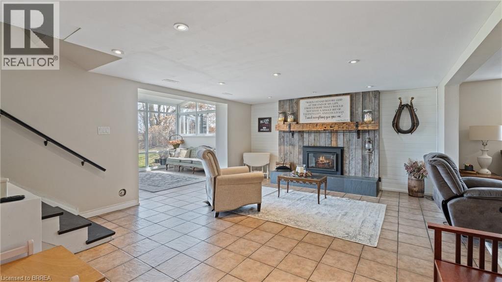 761 LYNDEN Road - 20