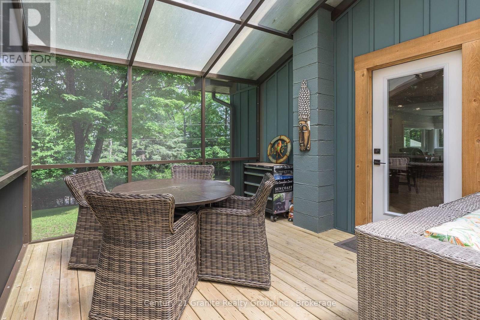 1283 WONDERLAND ROAD - 16