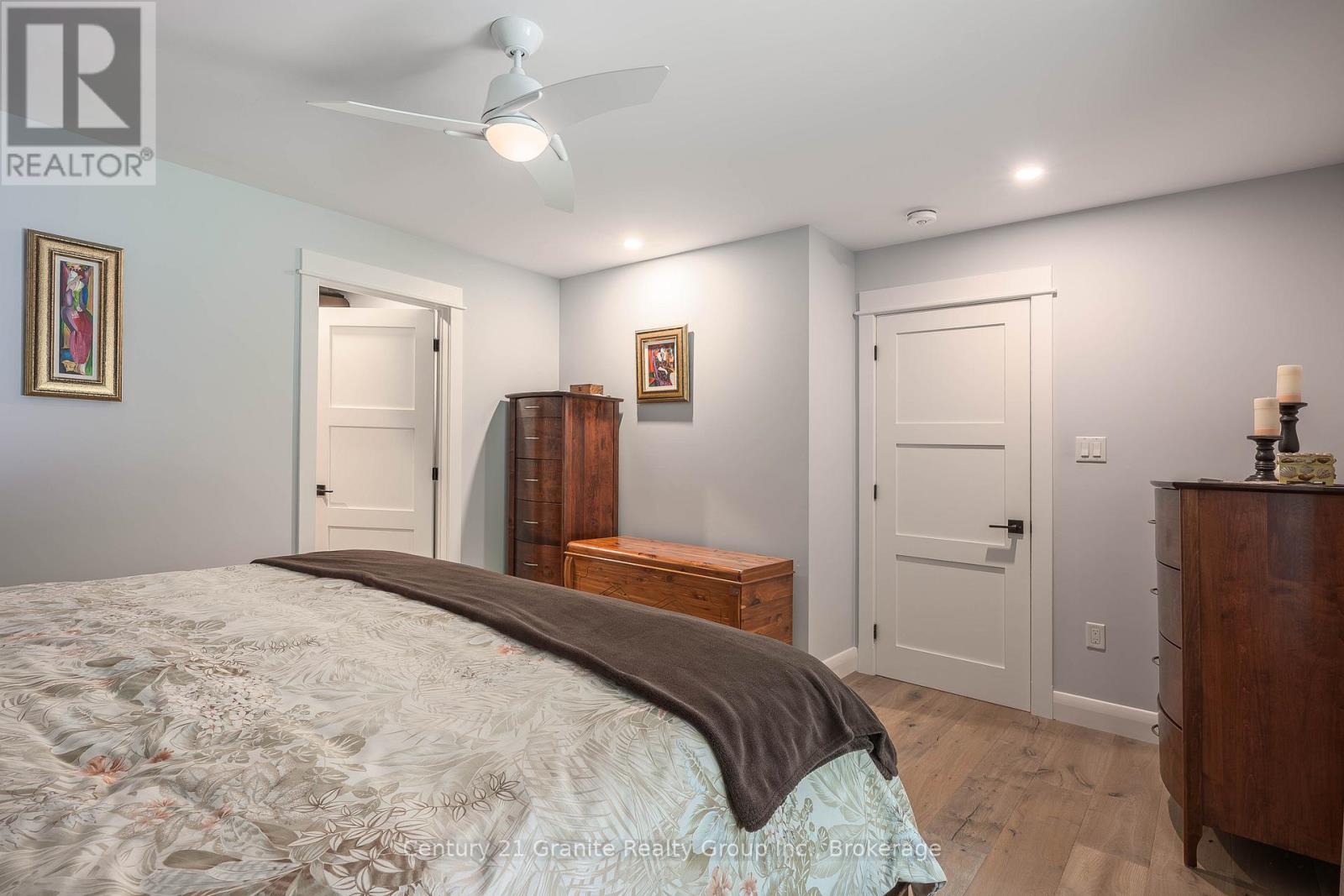 1283 WONDERLAND ROAD - 23