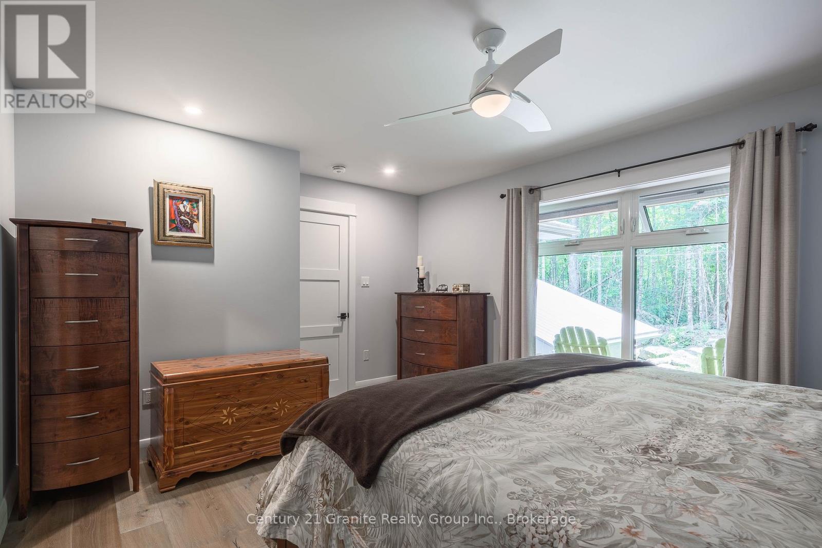 1283 WONDERLAND ROAD - 24