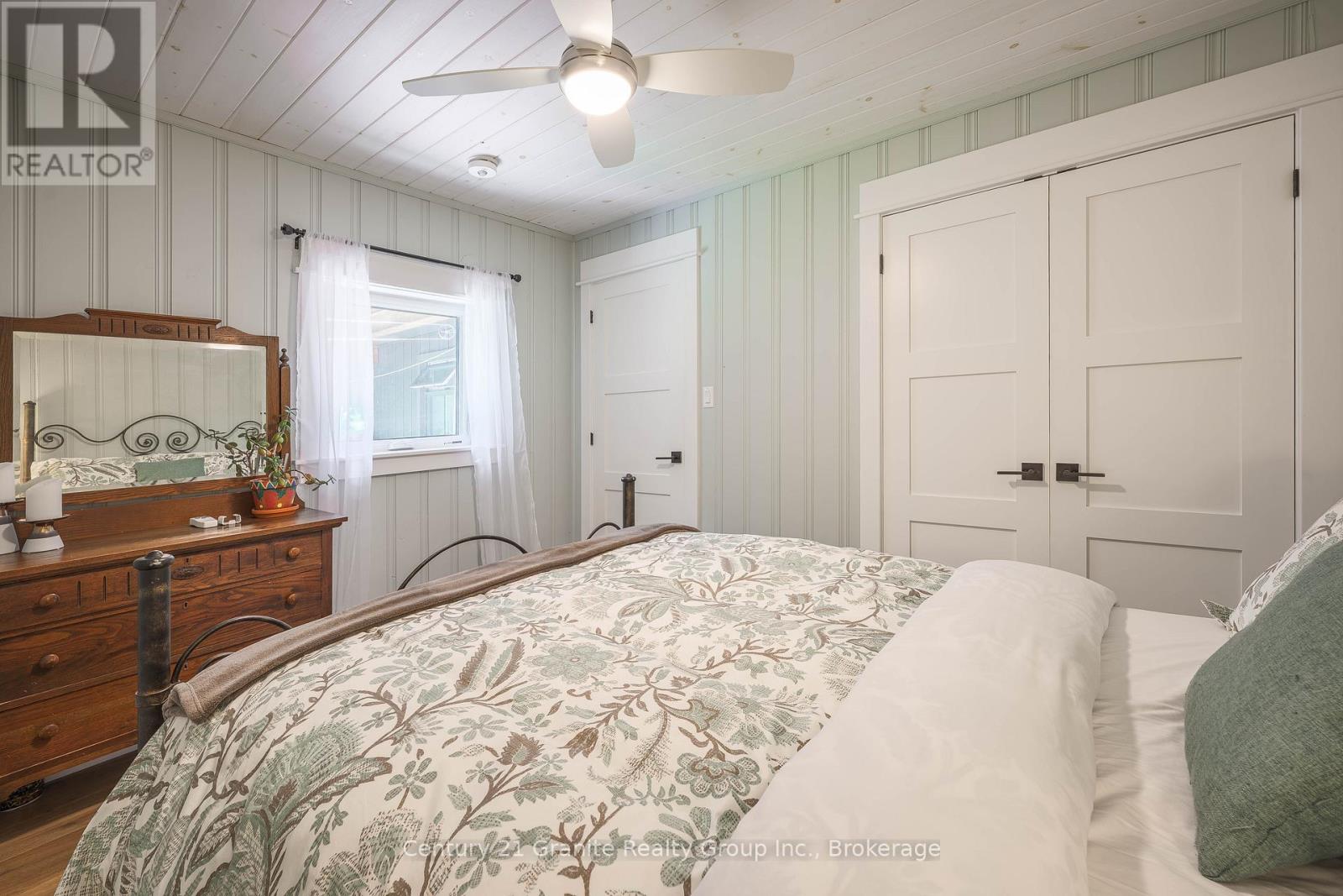 1283 WONDERLAND ROAD - 30