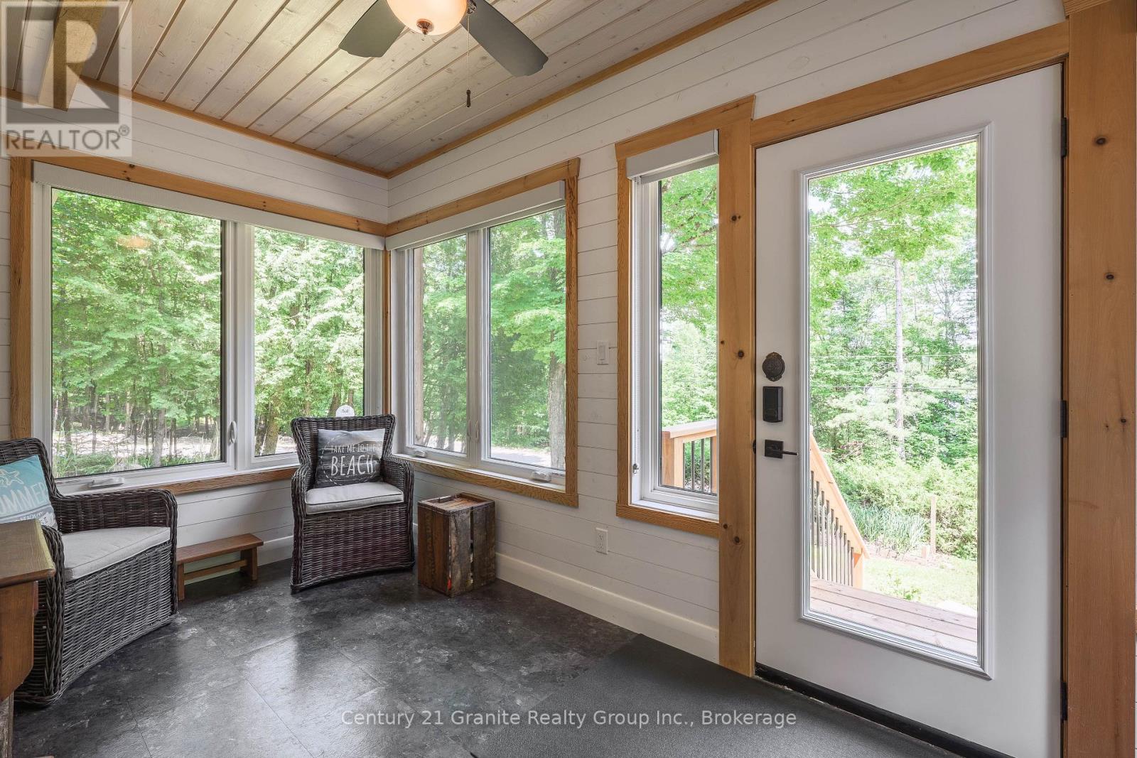 1283 WONDERLAND ROAD - 4