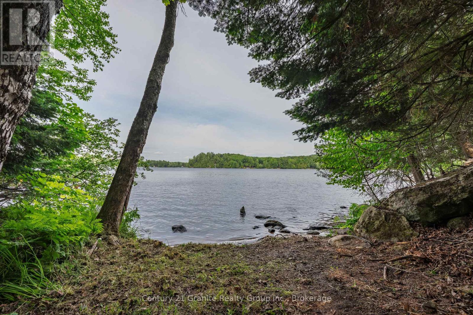 1283 WONDERLAND ROAD - 44