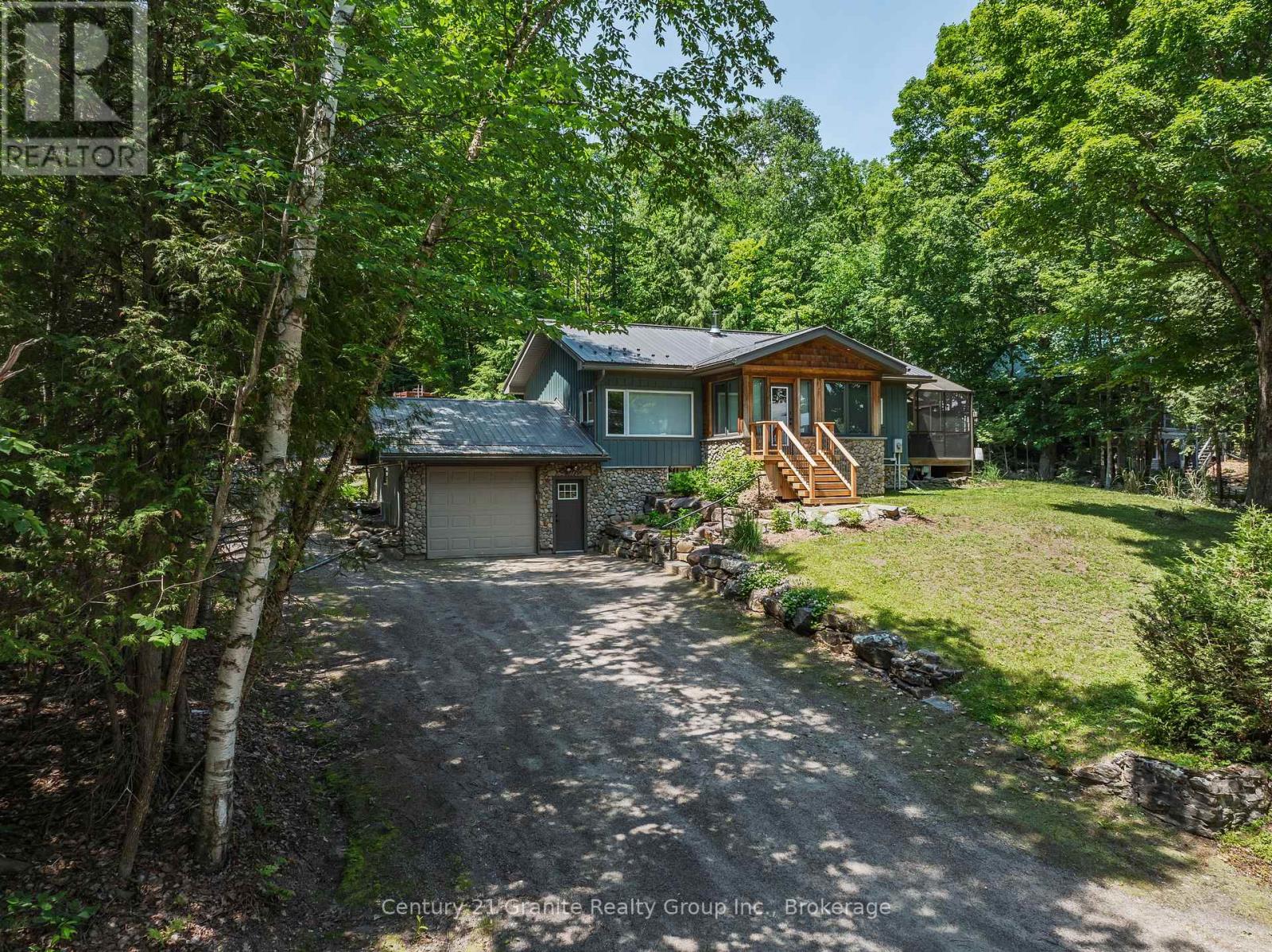 1283 WONDERLAND ROAD - 49