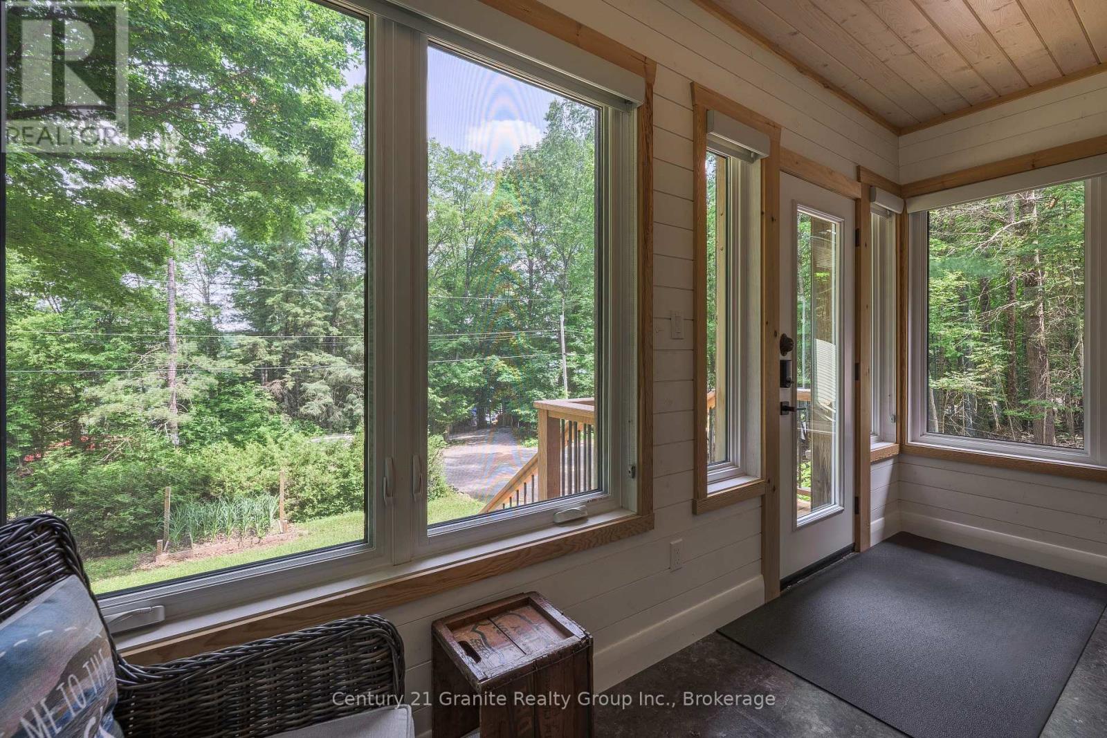 1283 WONDERLAND ROAD - 5