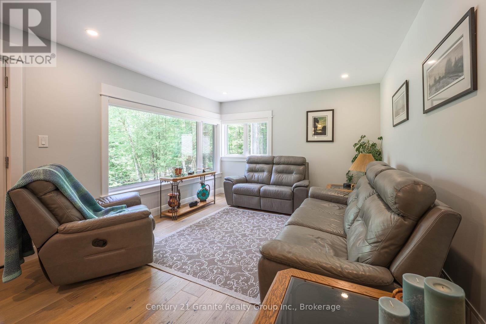1283 WONDERLAND ROAD - 8