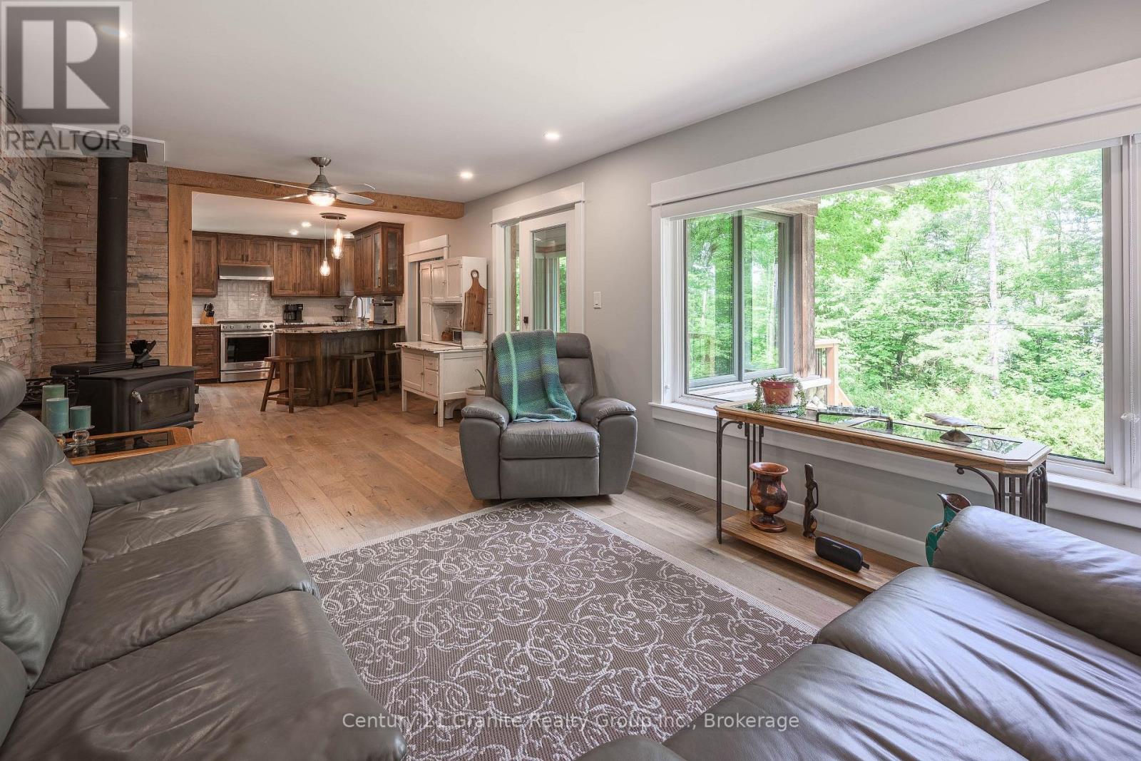 1283 WONDERLAND ROAD - 9