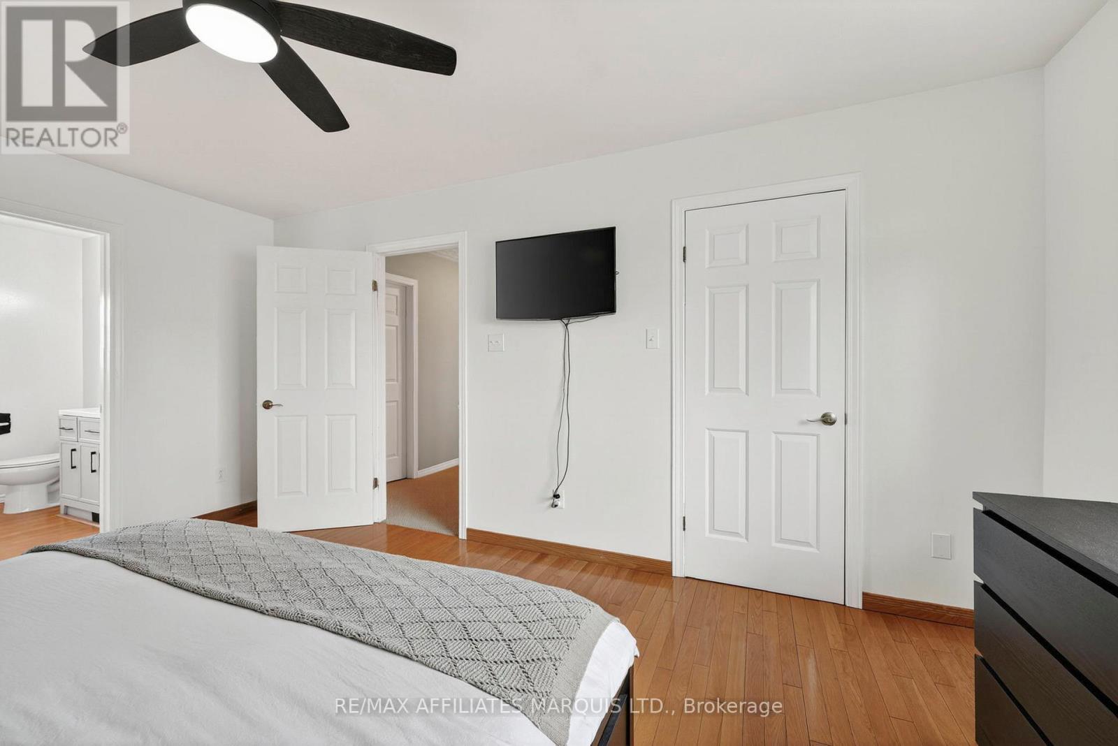1337 PATRICIA PLACE - 33
