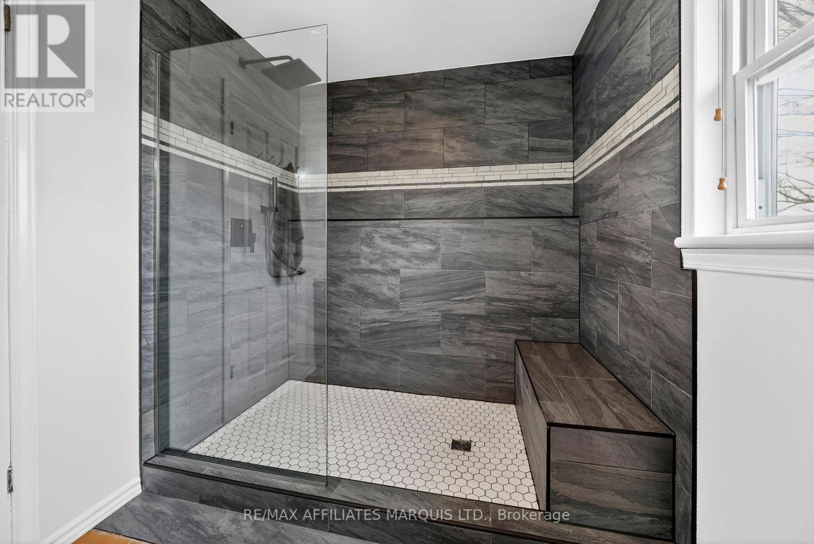1337 PATRICIA PLACE - 35