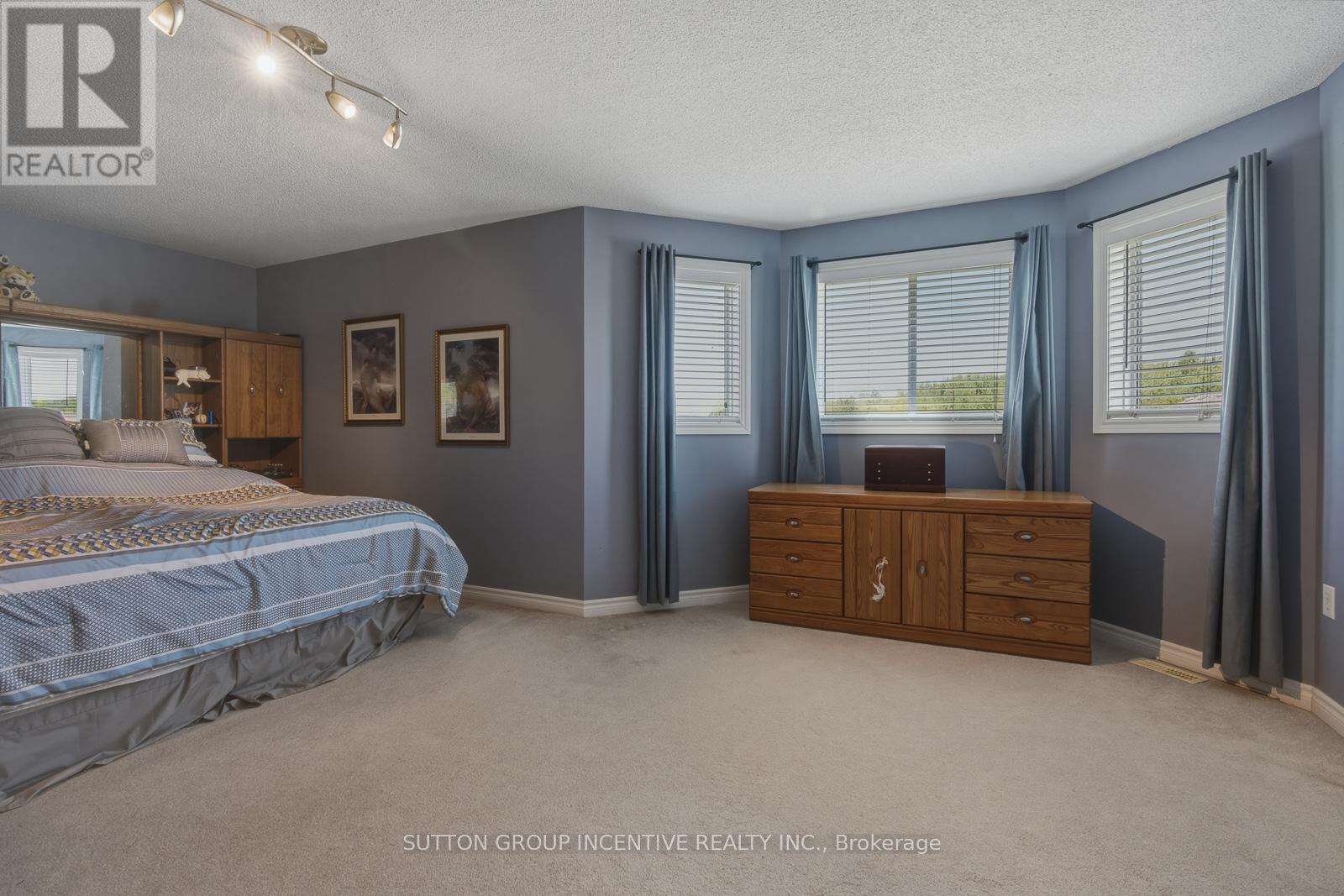 70 SHALOM WAY - 35