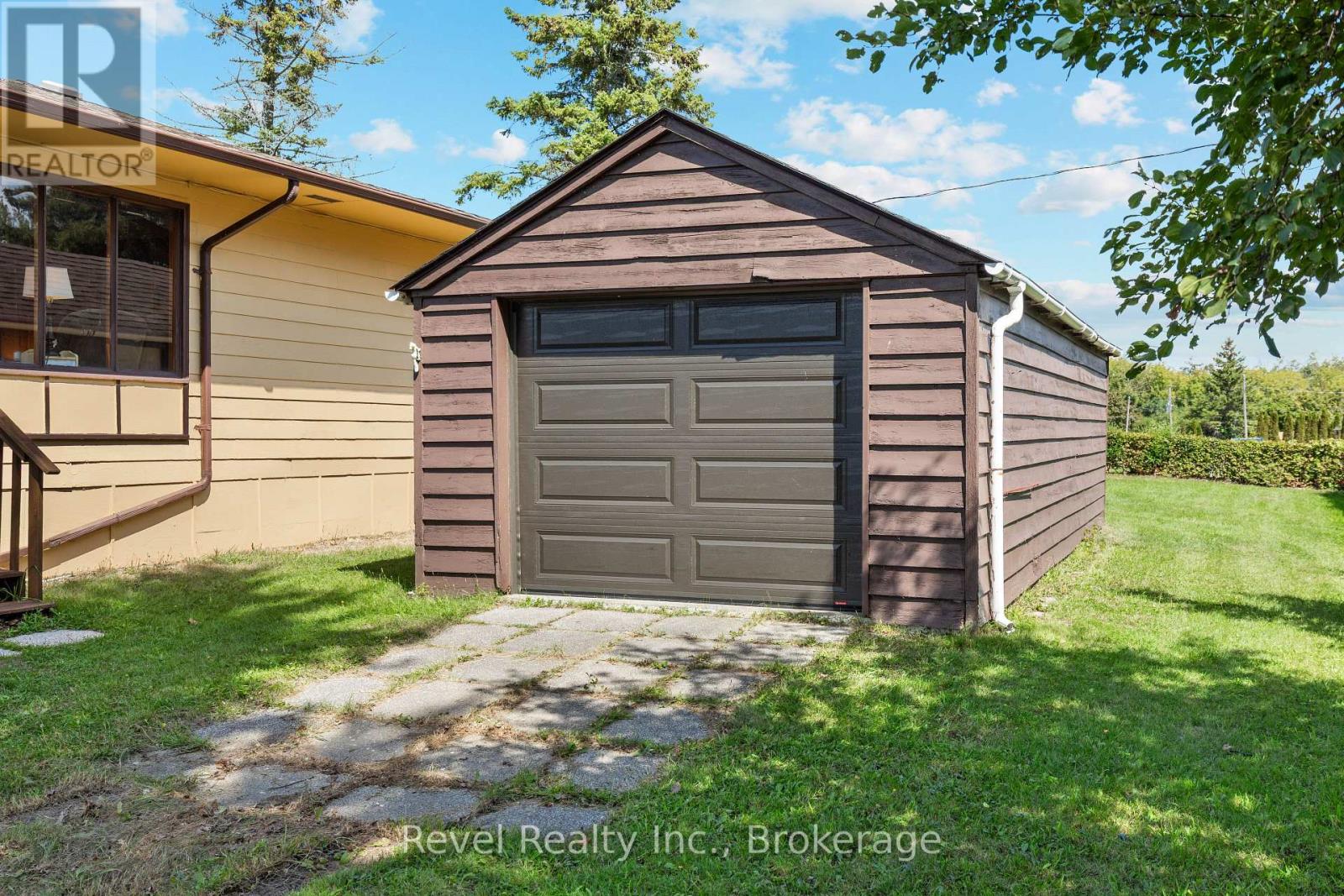 144 STARR BOULEVARD - 36