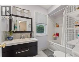 Kitchen - 5188 Wyandotte St Street, Windsor, ON N8S1L2 Photo 17
