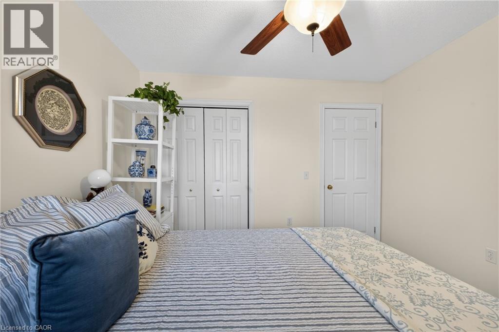 24 LAKESIDE Place E - 25