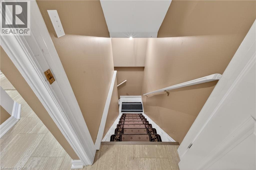24 LAKESIDE Place E - 36