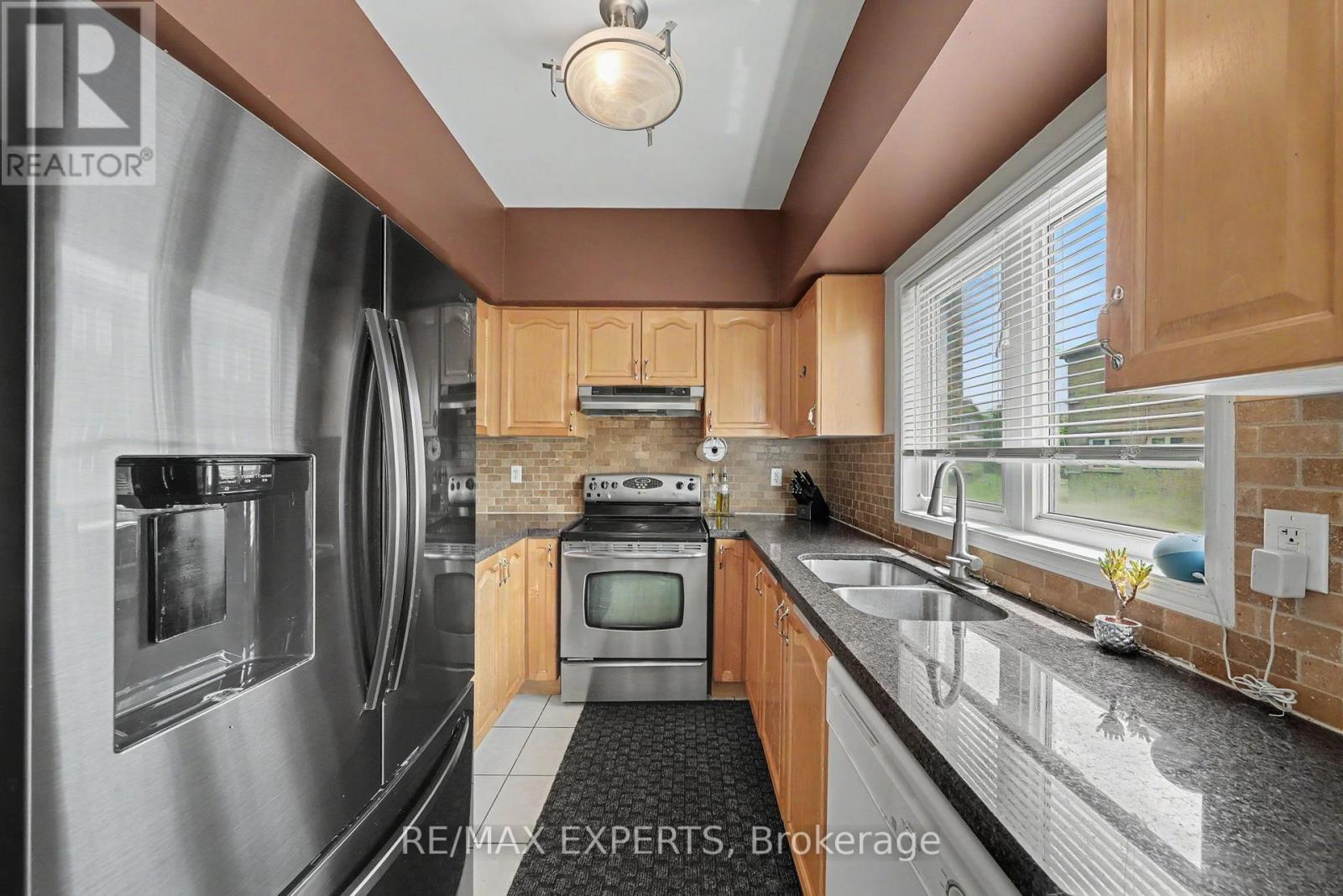 #194 7035 REXWOOD ROAD - Image 11