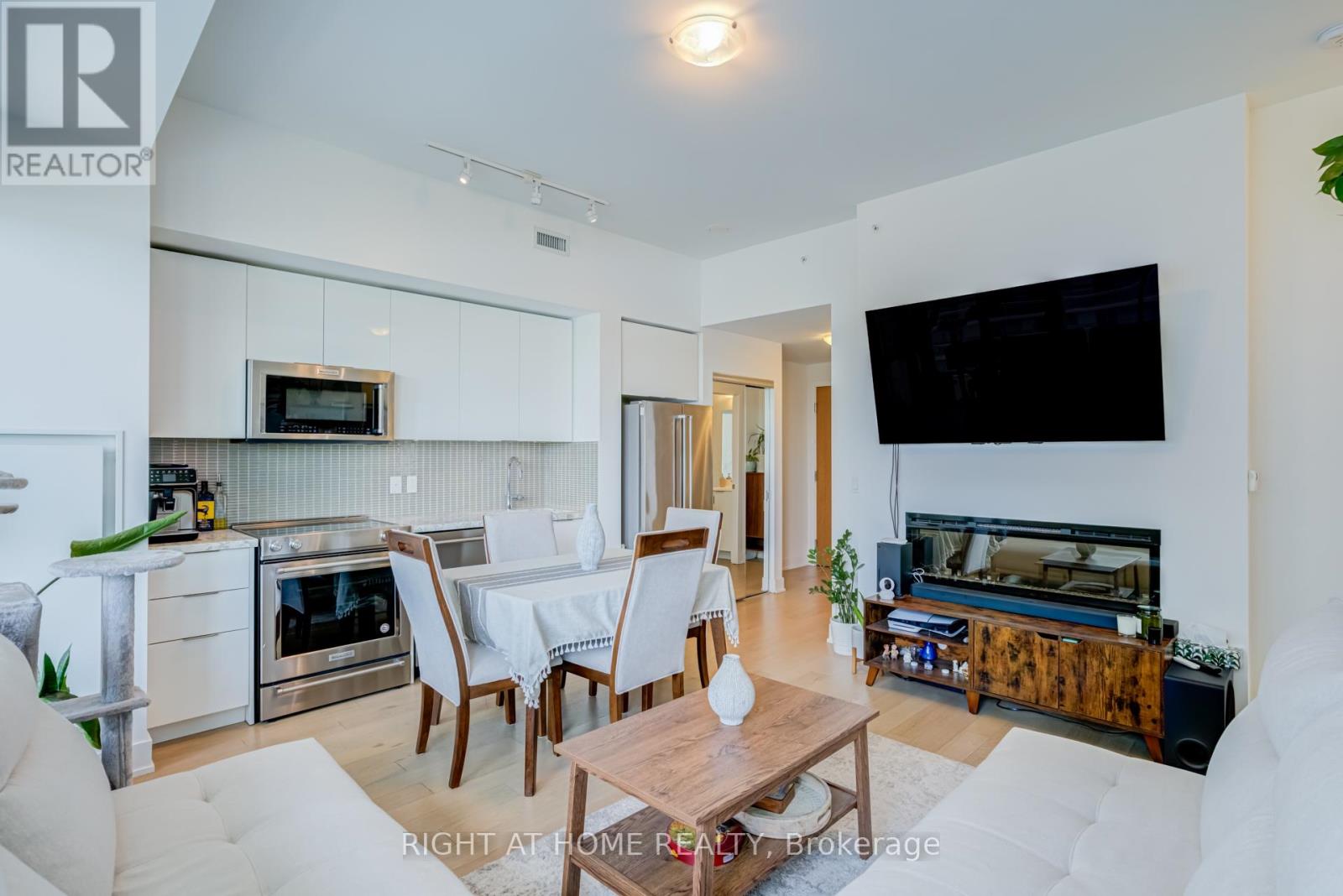 #1413 30 SHORE BREEZE DRIVE - 10