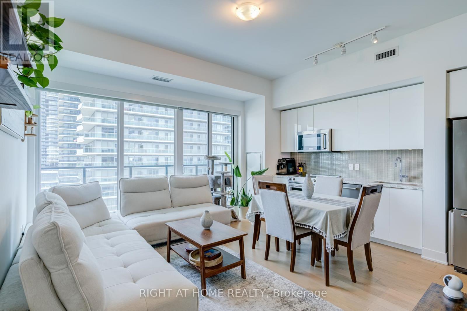 #1413 30 SHORE BREEZE DRIVE - 13