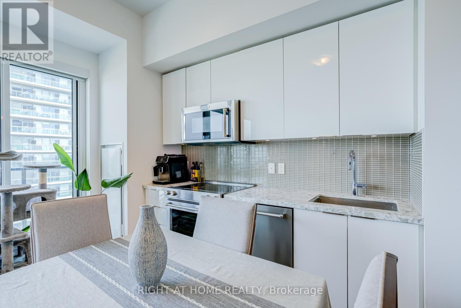 #1413 30 SHORE BREEZE DRIVE - 19