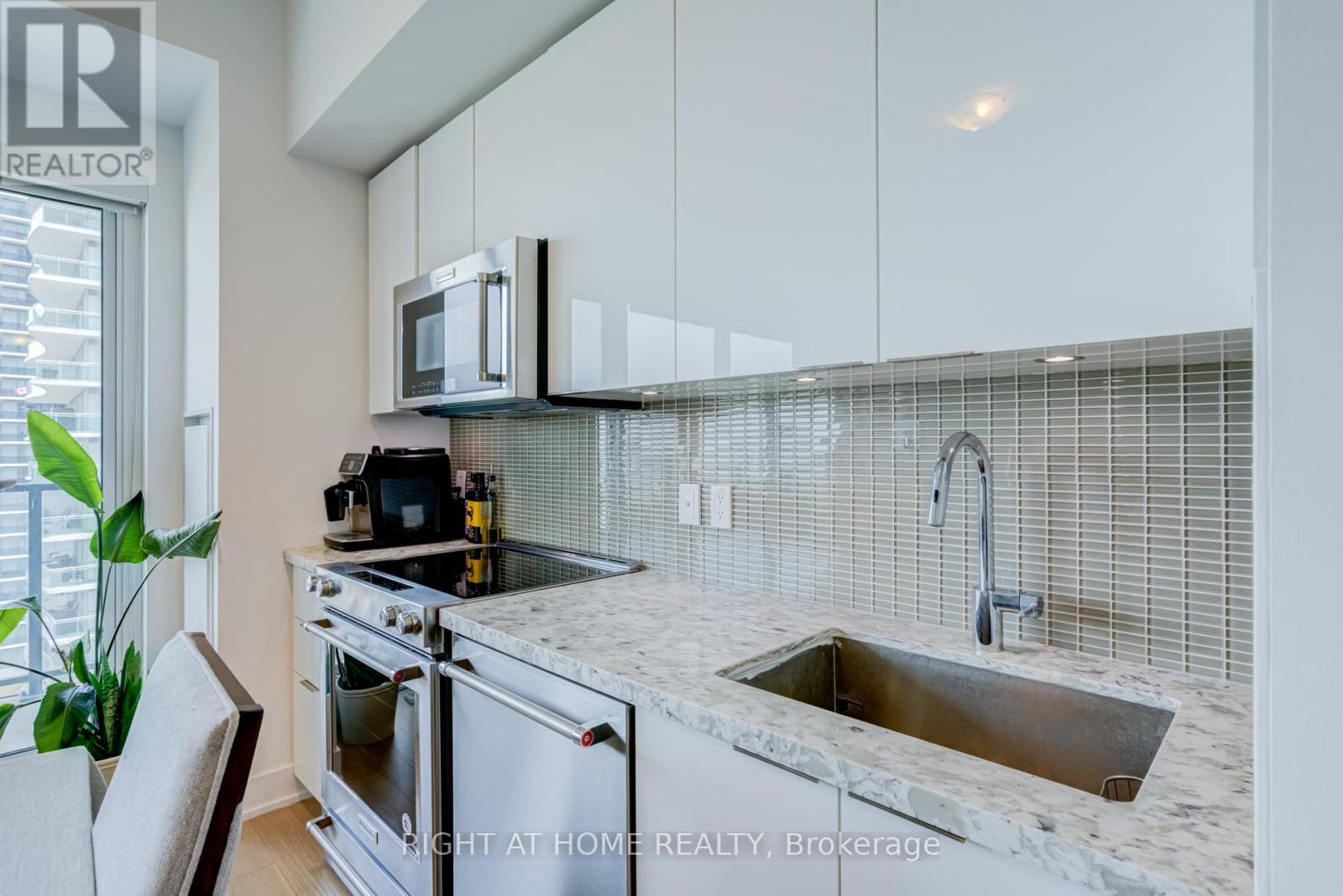 #1413 30 SHORE BREEZE DRIVE - 21