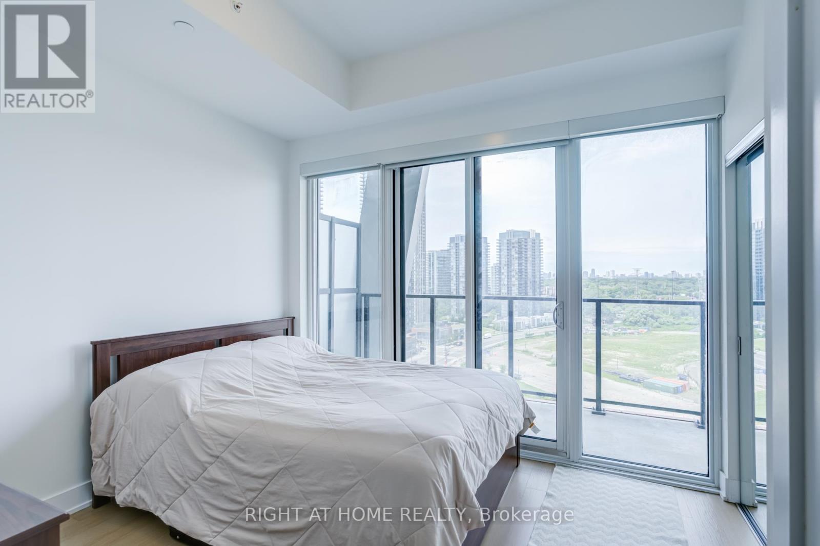 #1413 30 SHORE BREEZE DRIVE - 25