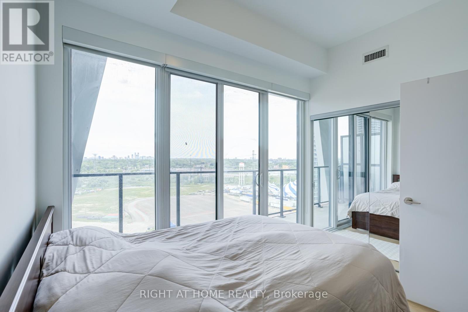 #1413 30 SHORE BREEZE DRIVE - 26