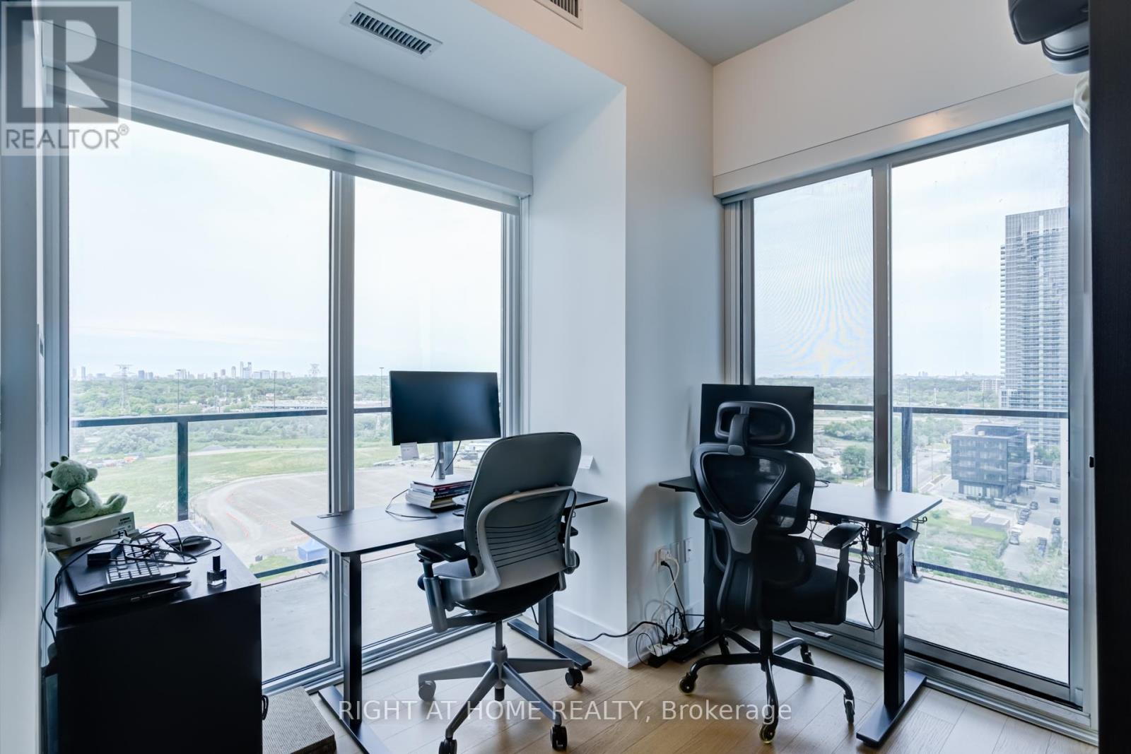 #1413 30 SHORE BREEZE DRIVE - 29