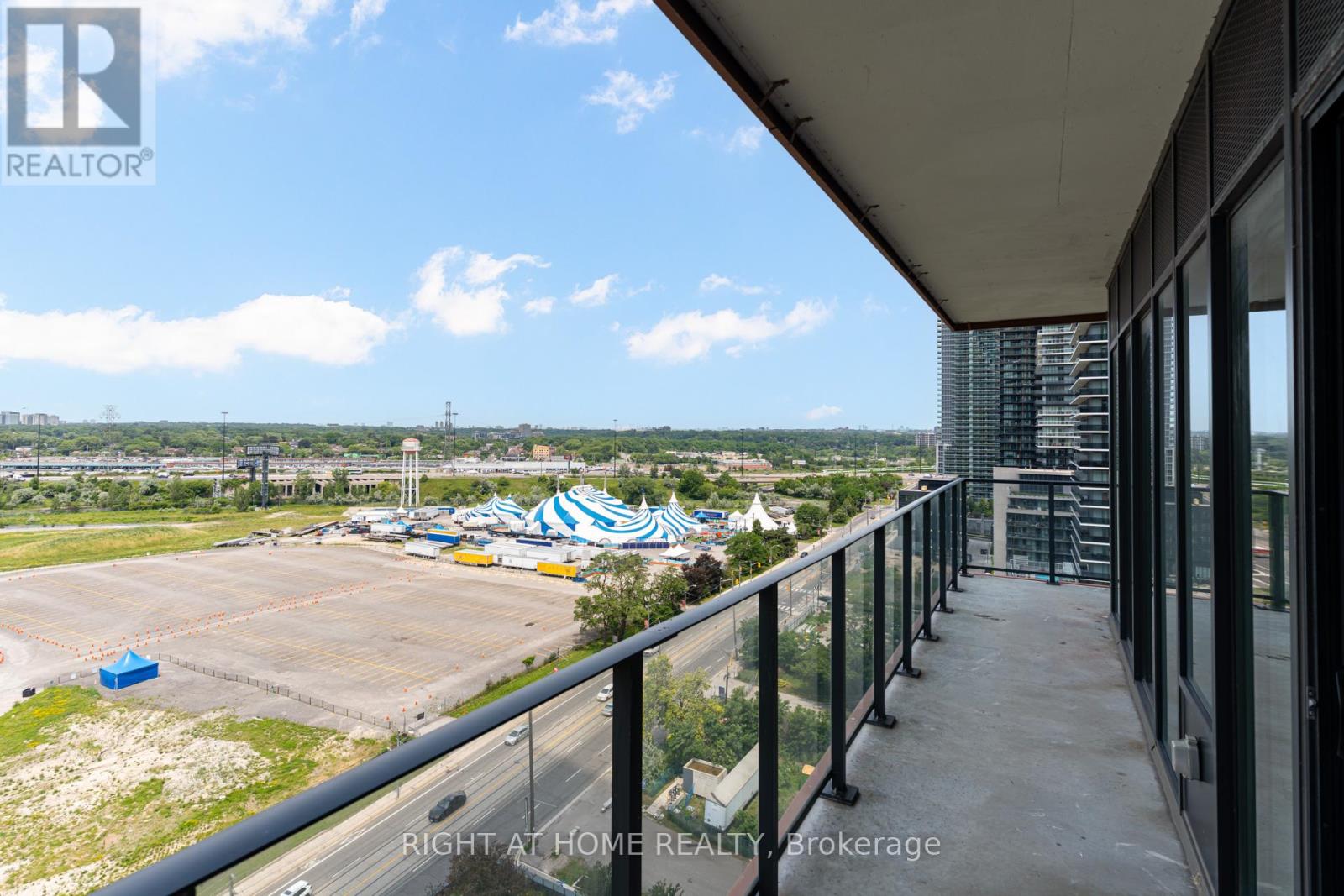 #1413 30 SHORE BREEZE DRIVE - 33