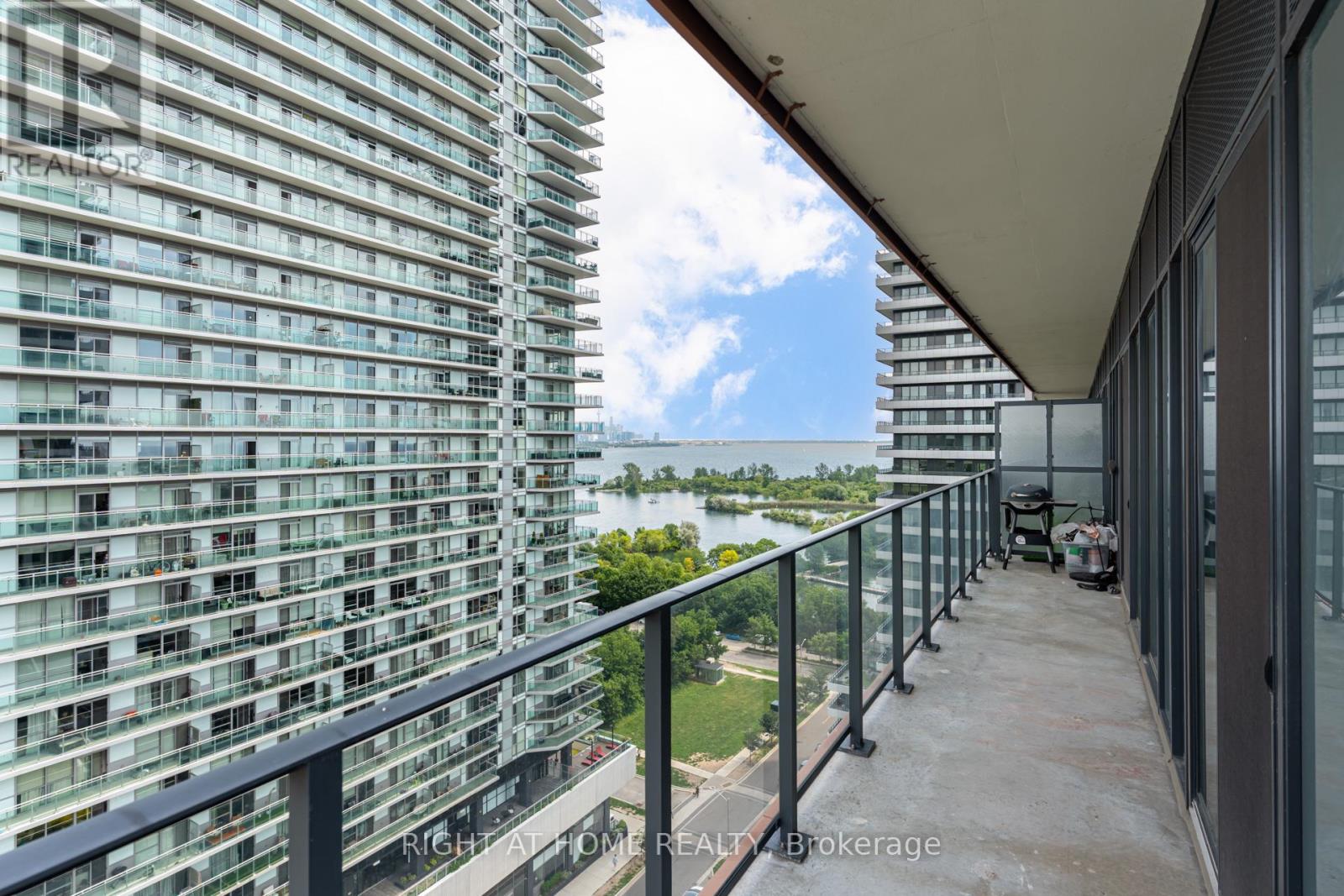 #1413 30 SHORE BREEZE DRIVE - 35