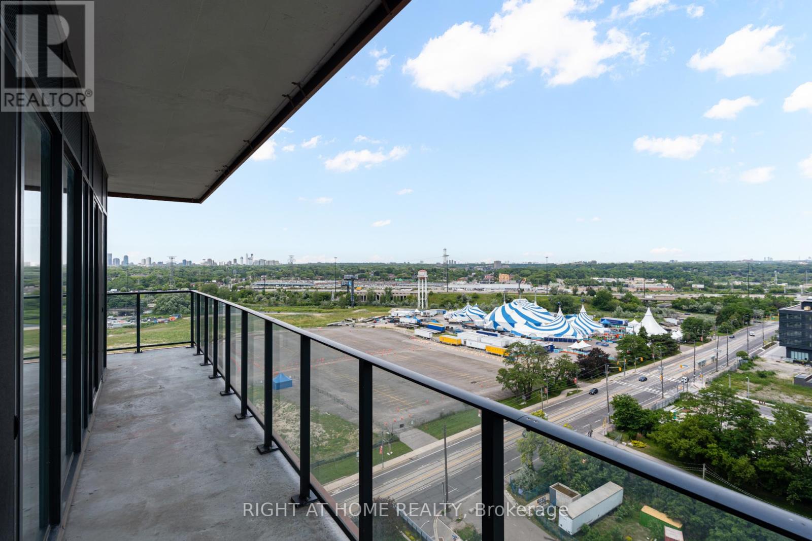 #1413 30 SHORE BREEZE DRIVE - 36