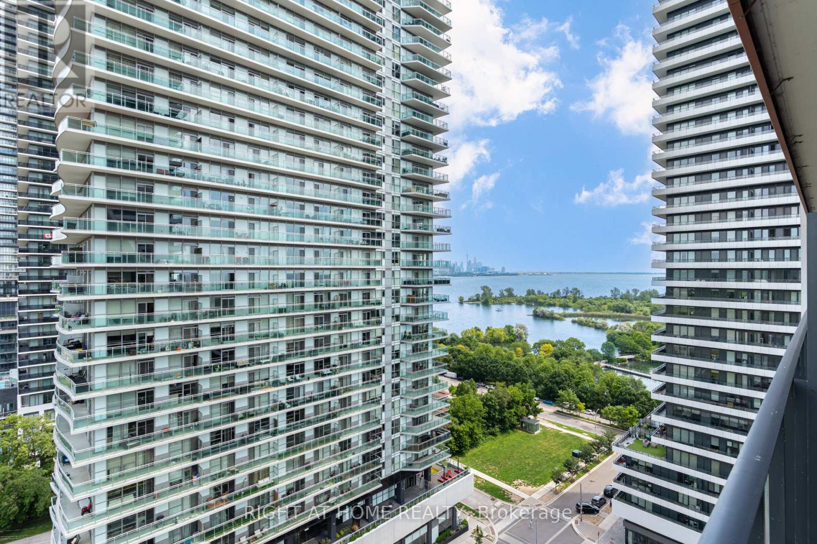 #1413 30 SHORE BREEZE DRIVE - 38