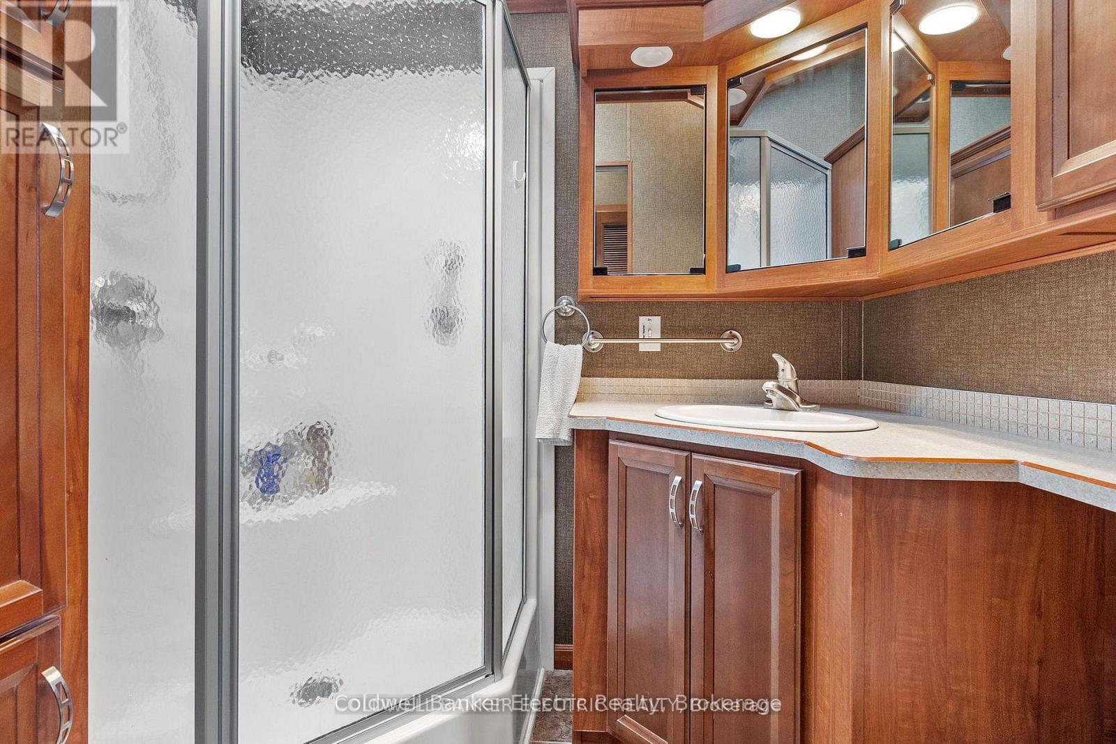 #485B 5139 HALSTEAD BEACH ROAD - Image 10