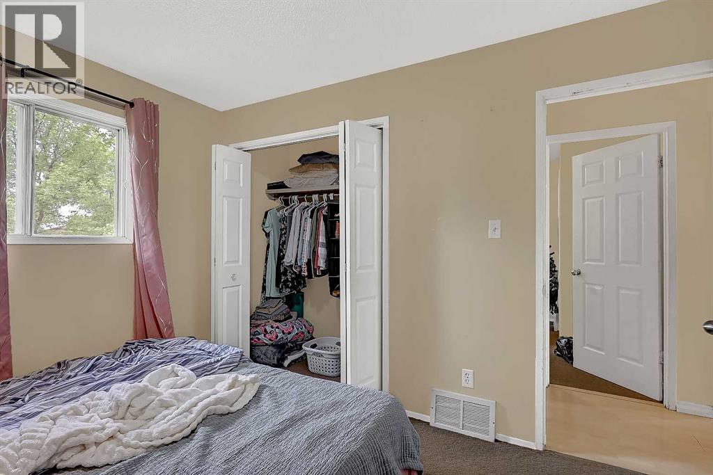 9904 71A Avenue - 12