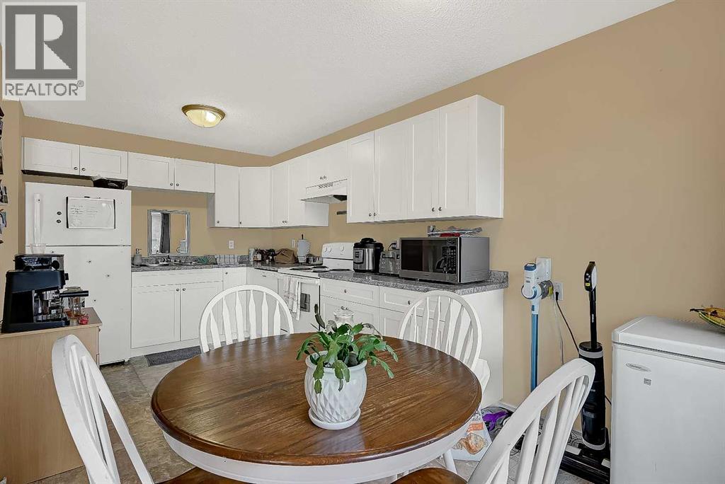 9904 71A Avenue - 6