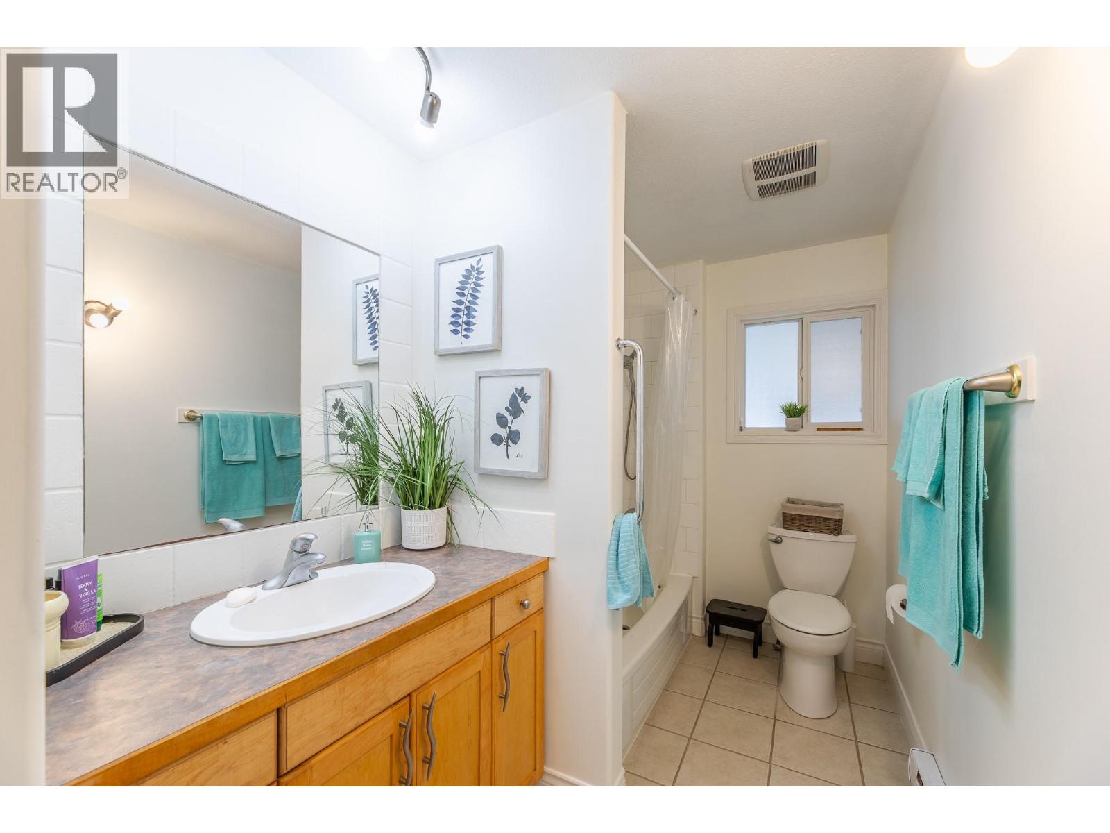 11020 Adams Avenue - 18