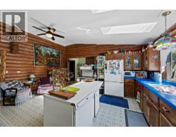 Dining room - 8572 Yellowhead Highway S, Little Fort, BC V0E2C0 Photo 10