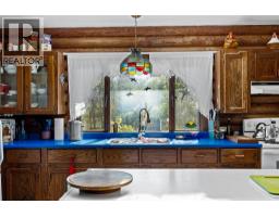 8572 Yellowhead Highway S, Little Fort, BC V0E2C0 Photo 17