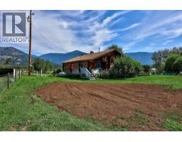 8572 Yellowhead Highway S, Little Fort, BC V0E2C0 Photo 46